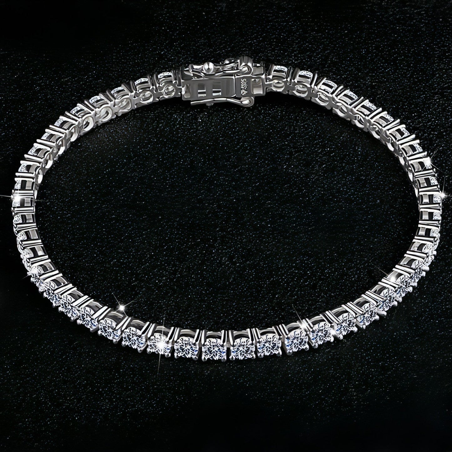Elegant diamond-set silver bracelet in 14–20cm sizes