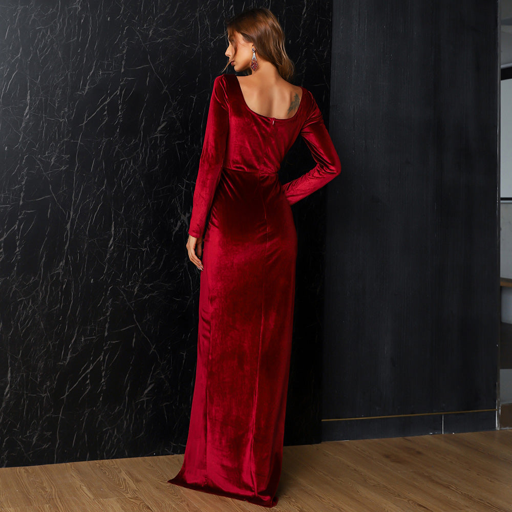 Side view of Joline velvet dress – flattering silhouette and soft fabric
