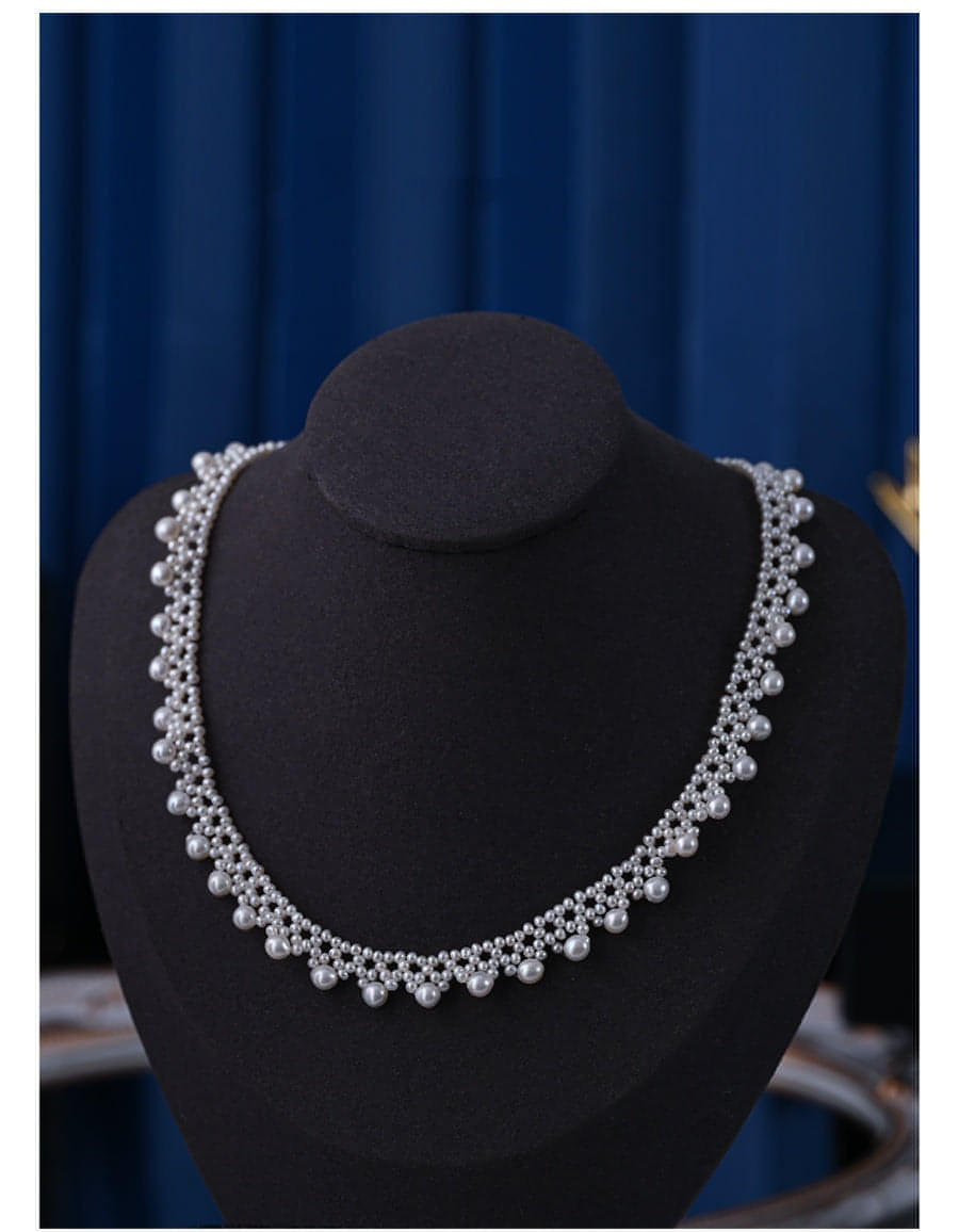 Lace-inspired pearl necklace for elegant formal occasions