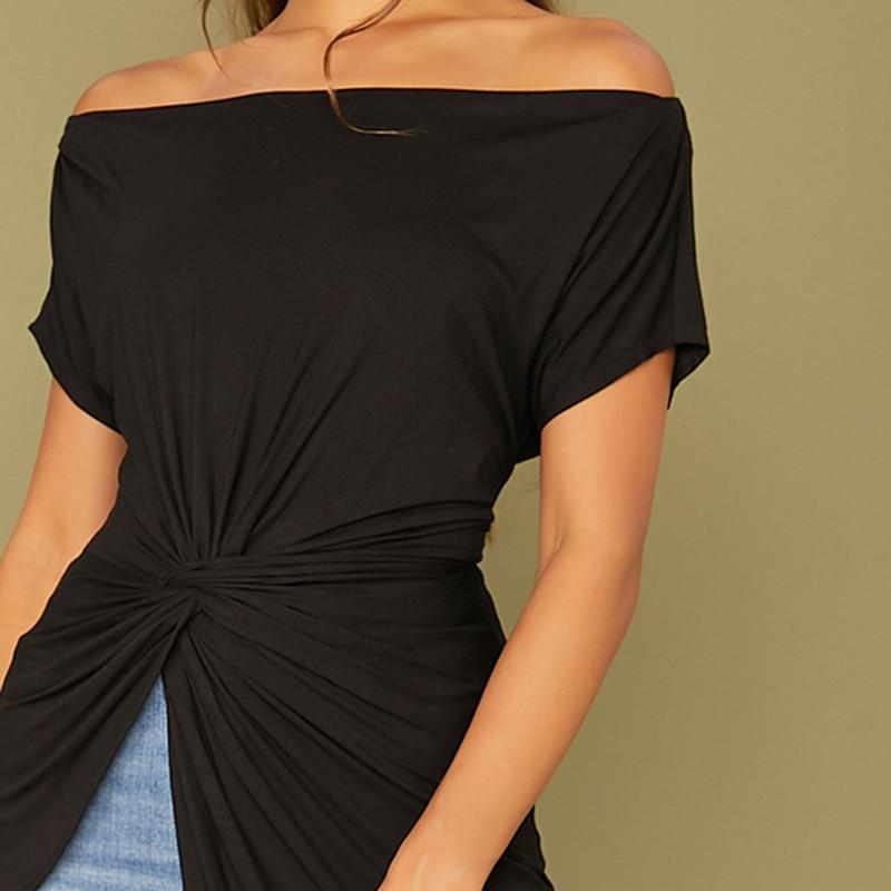 Fitted black off-shoulder top with broadcloth fabric – casual elegance